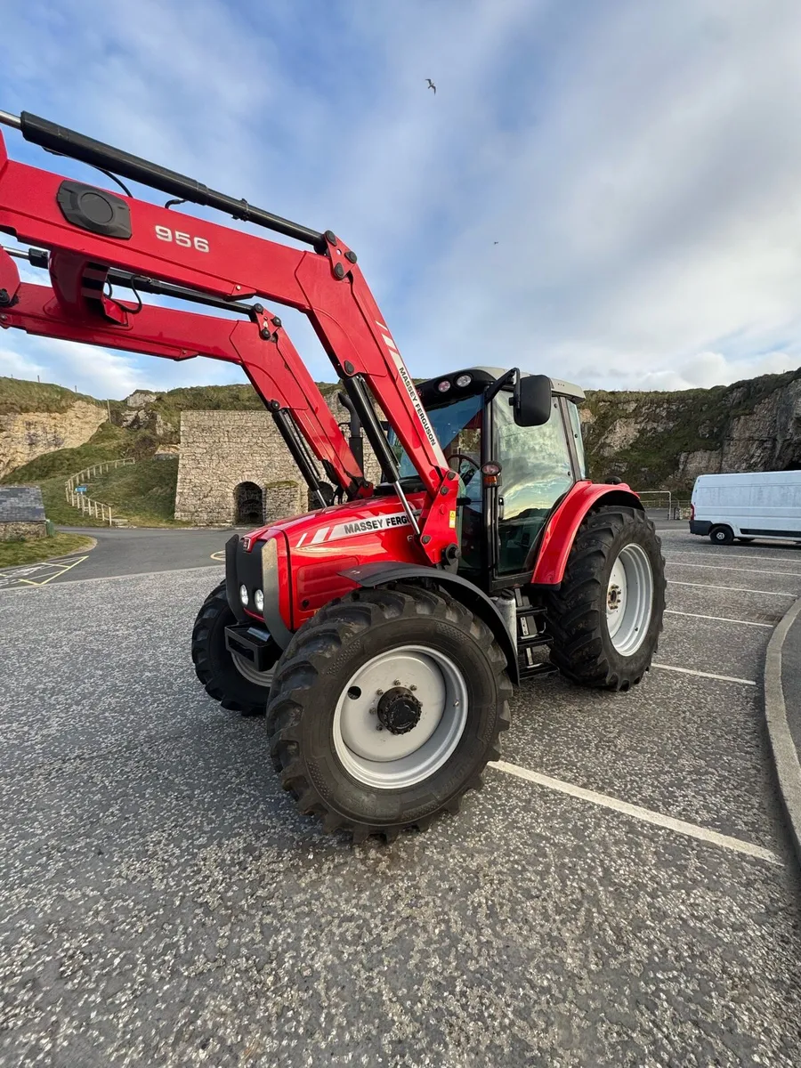Massey Ferguson 6460 Dyna 6 *Mint* - Image 3
