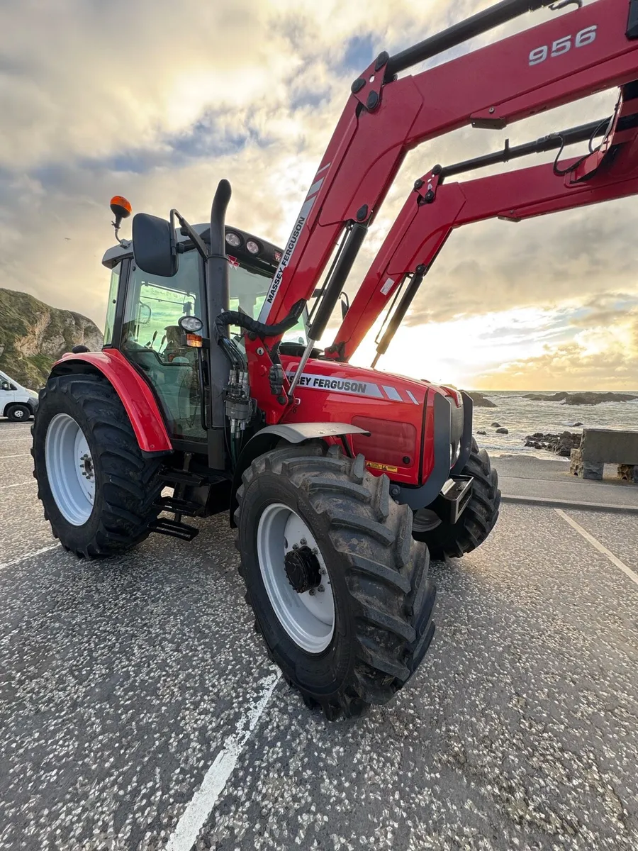 Massey Ferguson 6460 Dyna 6 *Mint* - Image 2