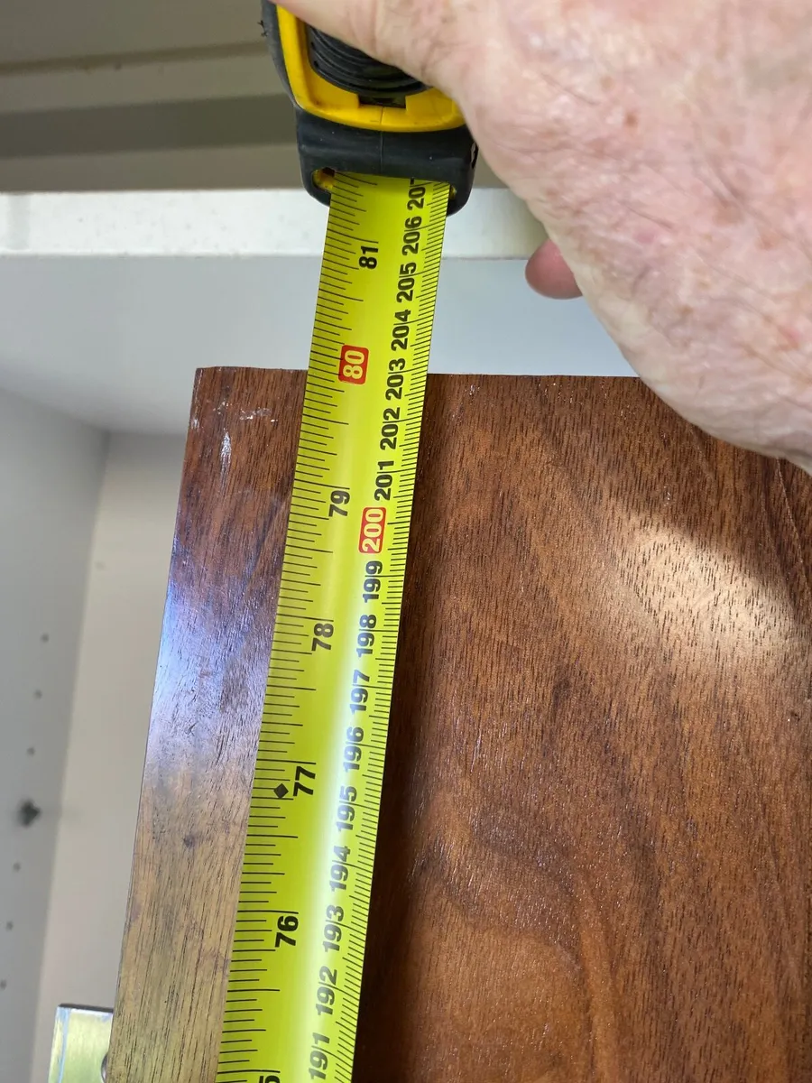 Walnut glazed door - Image 3