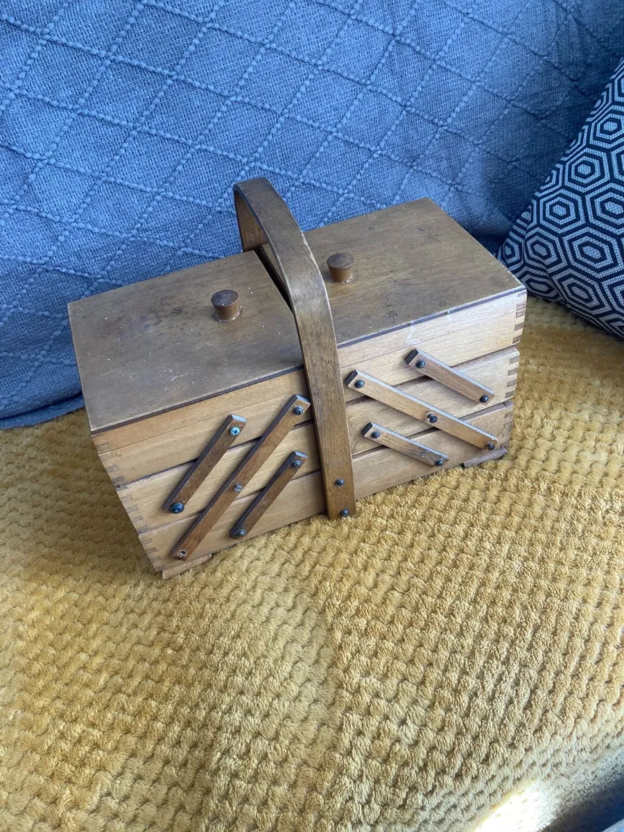 Vintage Sewing Box - Image 4