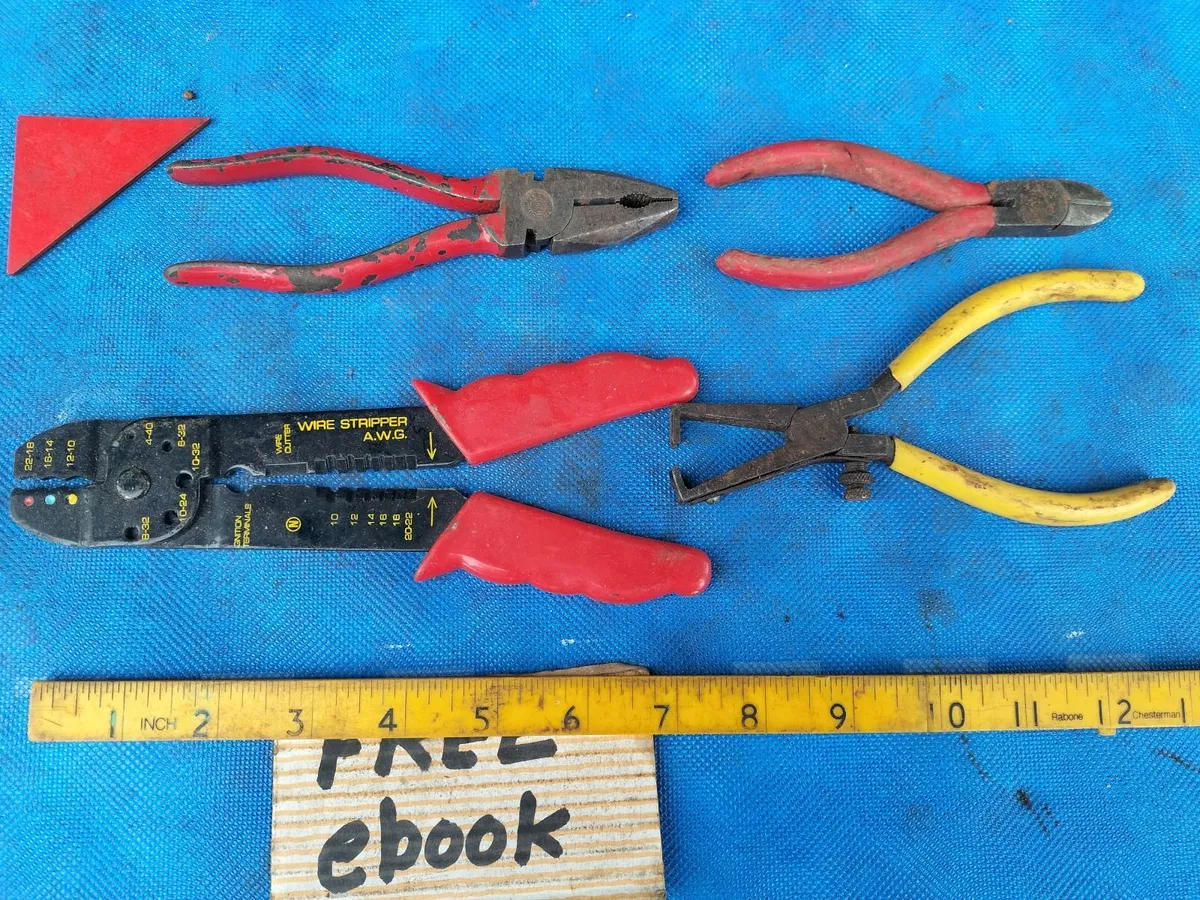 4 Pliers type tools - Image 1