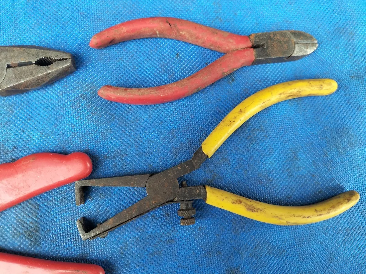 4 Pliers type tools - Image 3