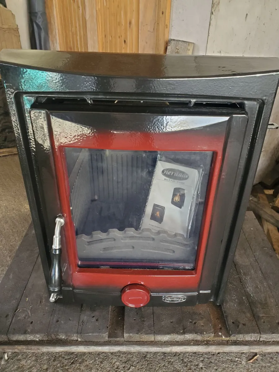 New Heritage Enamel 4.2 kw solid fuel insert stove - Image 3