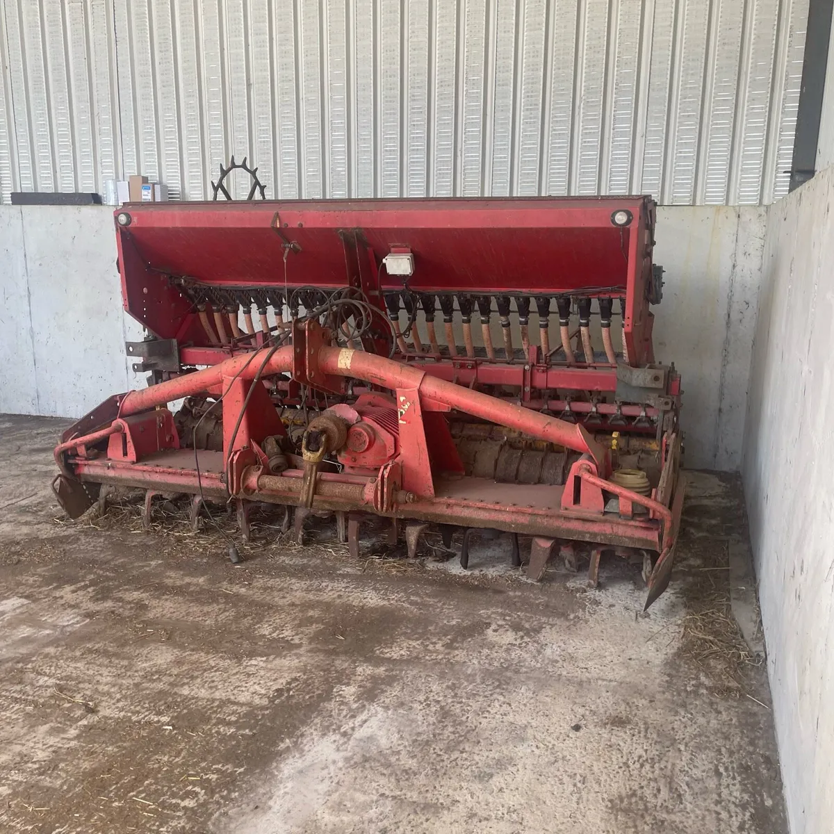 Pottinger kongskilde onepass seeder - Image 1