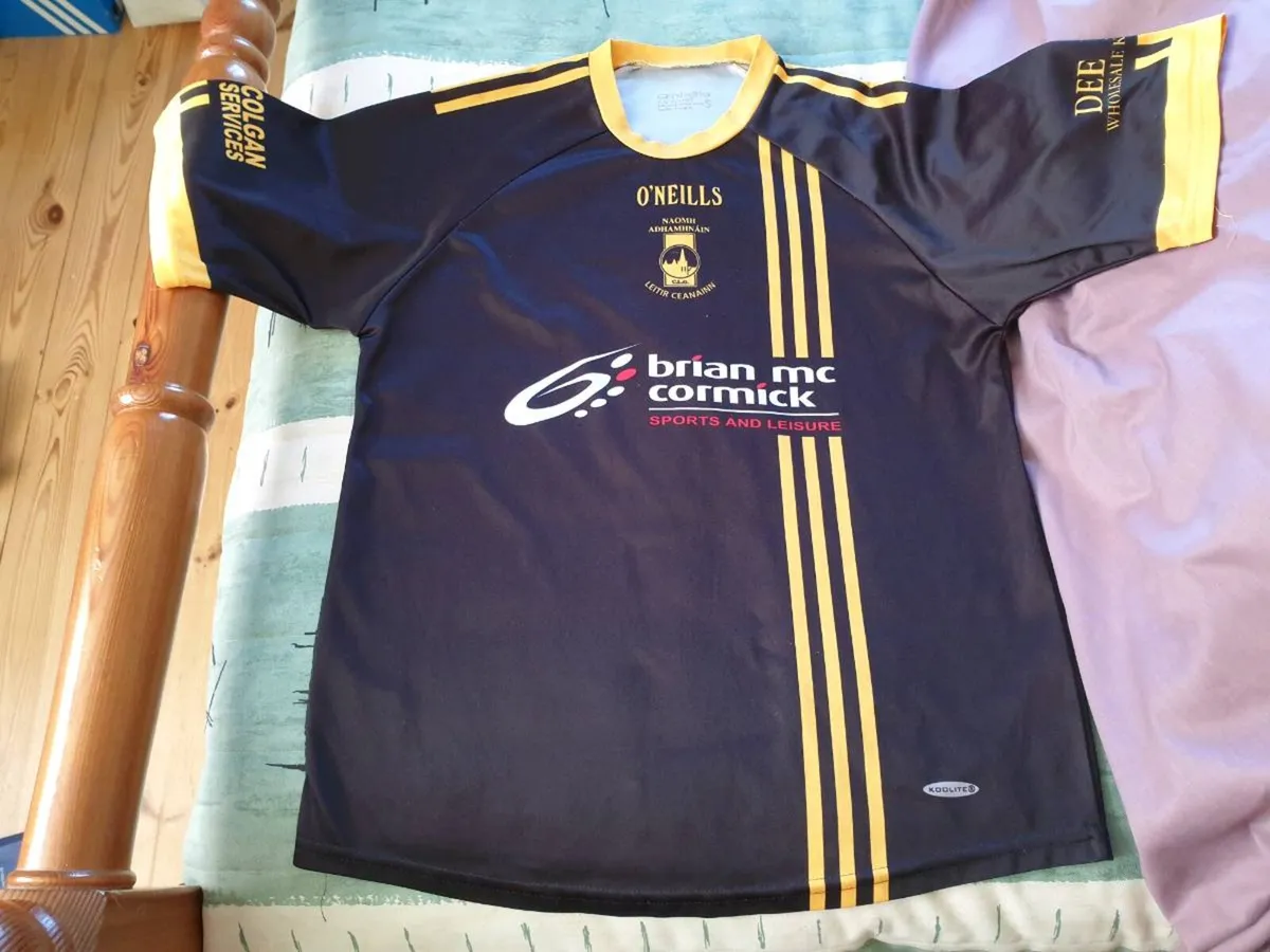 St Eunans Gaelic Football Home Jersey 2014 to 2015 - Image 1