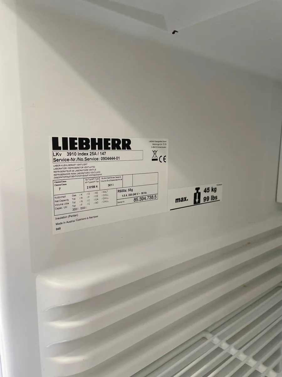 Commercial kitchen fridge - Image 3