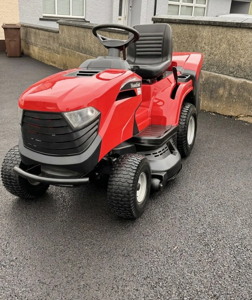 Mountfield Ride on lawnmower - Image 2