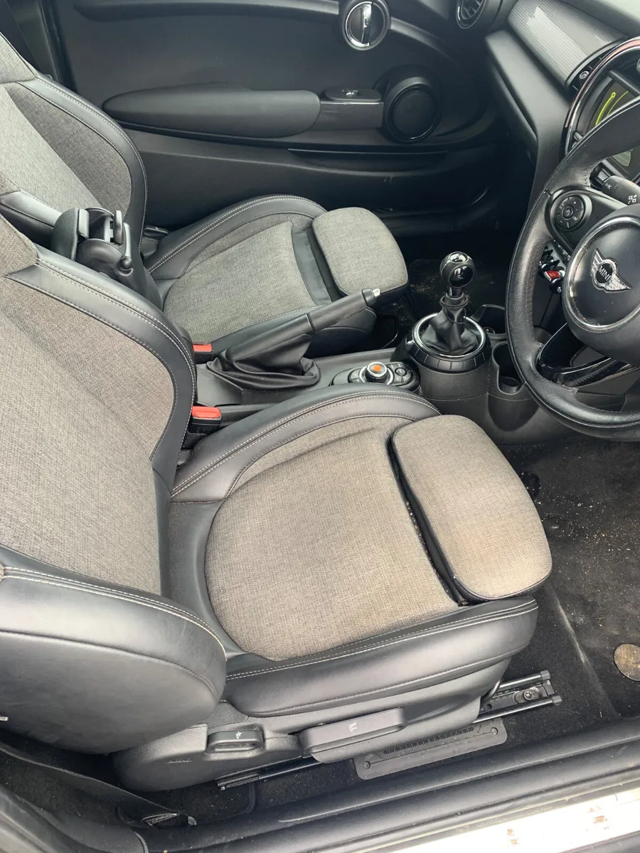 2017 MINI COOPER 1.5 PETROL TURBO - Image 3