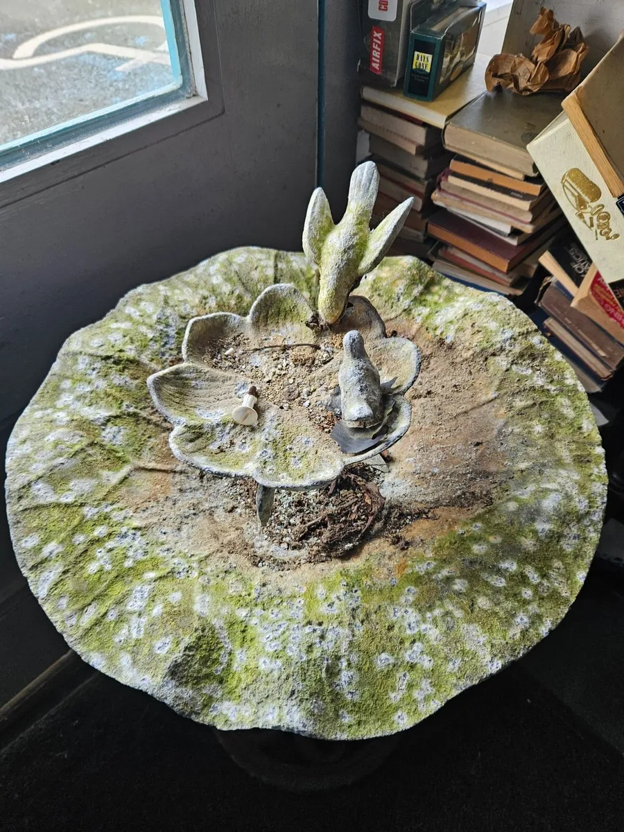 Vintage Bird Bath - Image 4