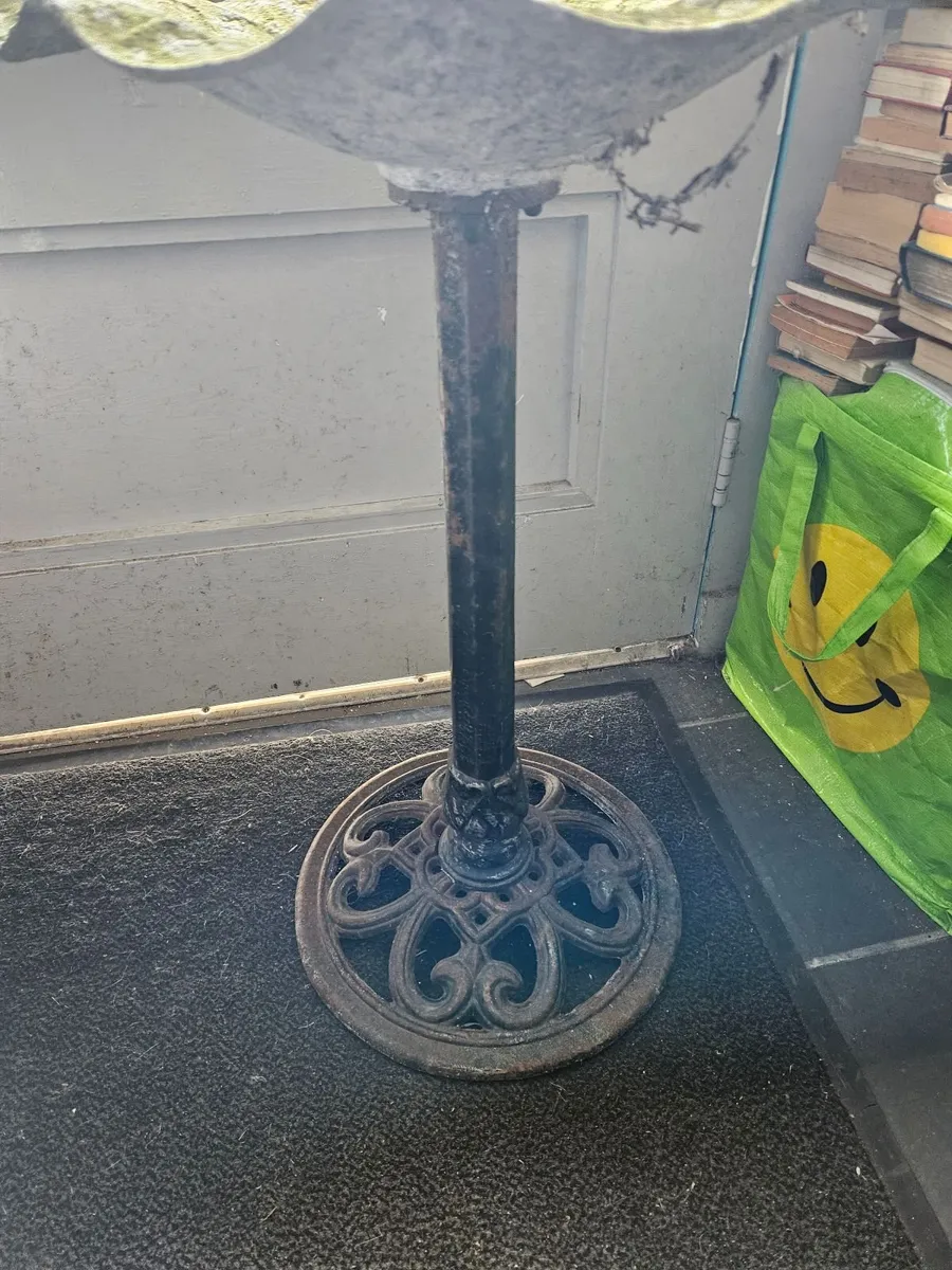 Vintage Bird Bath - Image 3