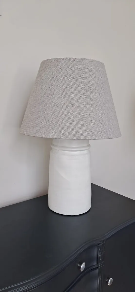 A pair of wooden - Image 2