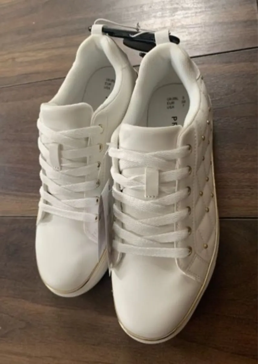 BRAND NEW Ladies/Girls White Runners / White Train - Image 1