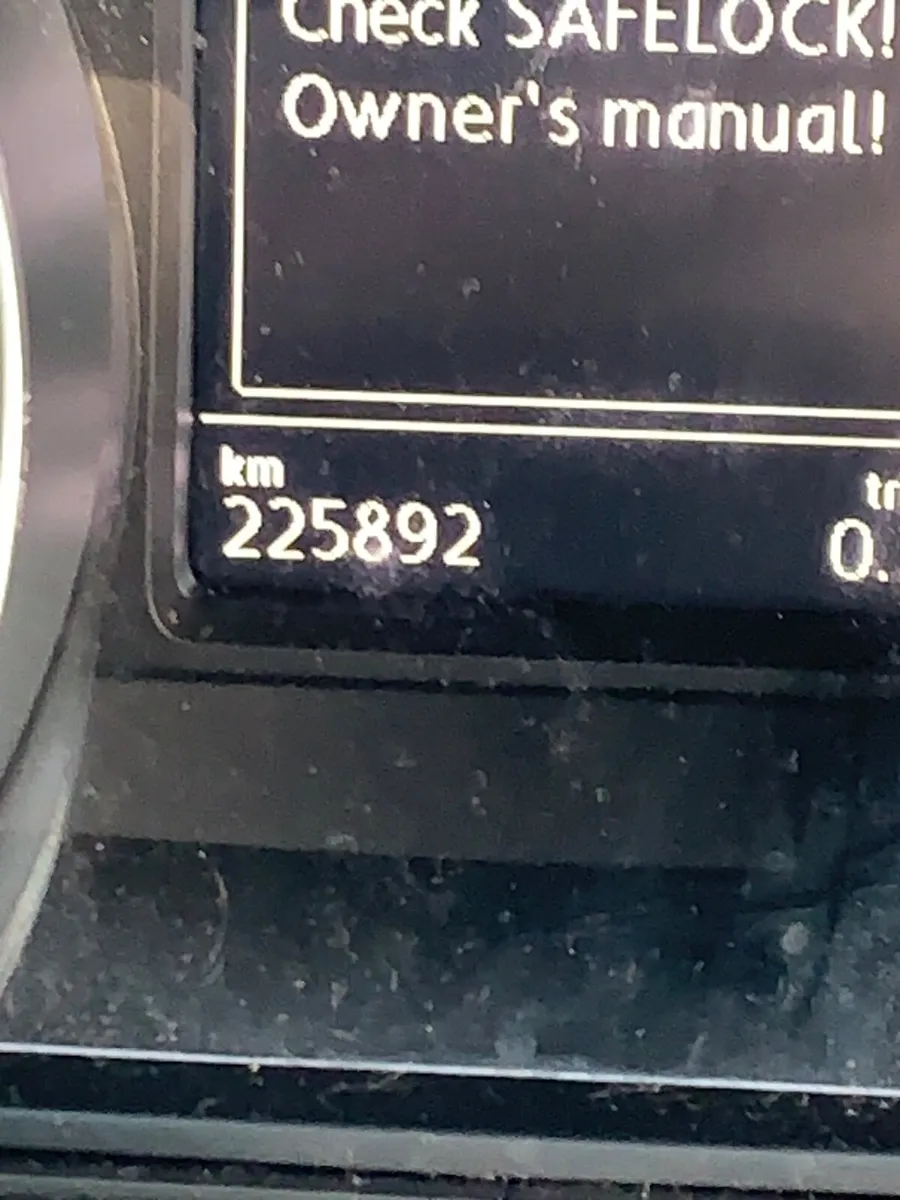 2016 VW POLO TDI DRIVING - Image 2