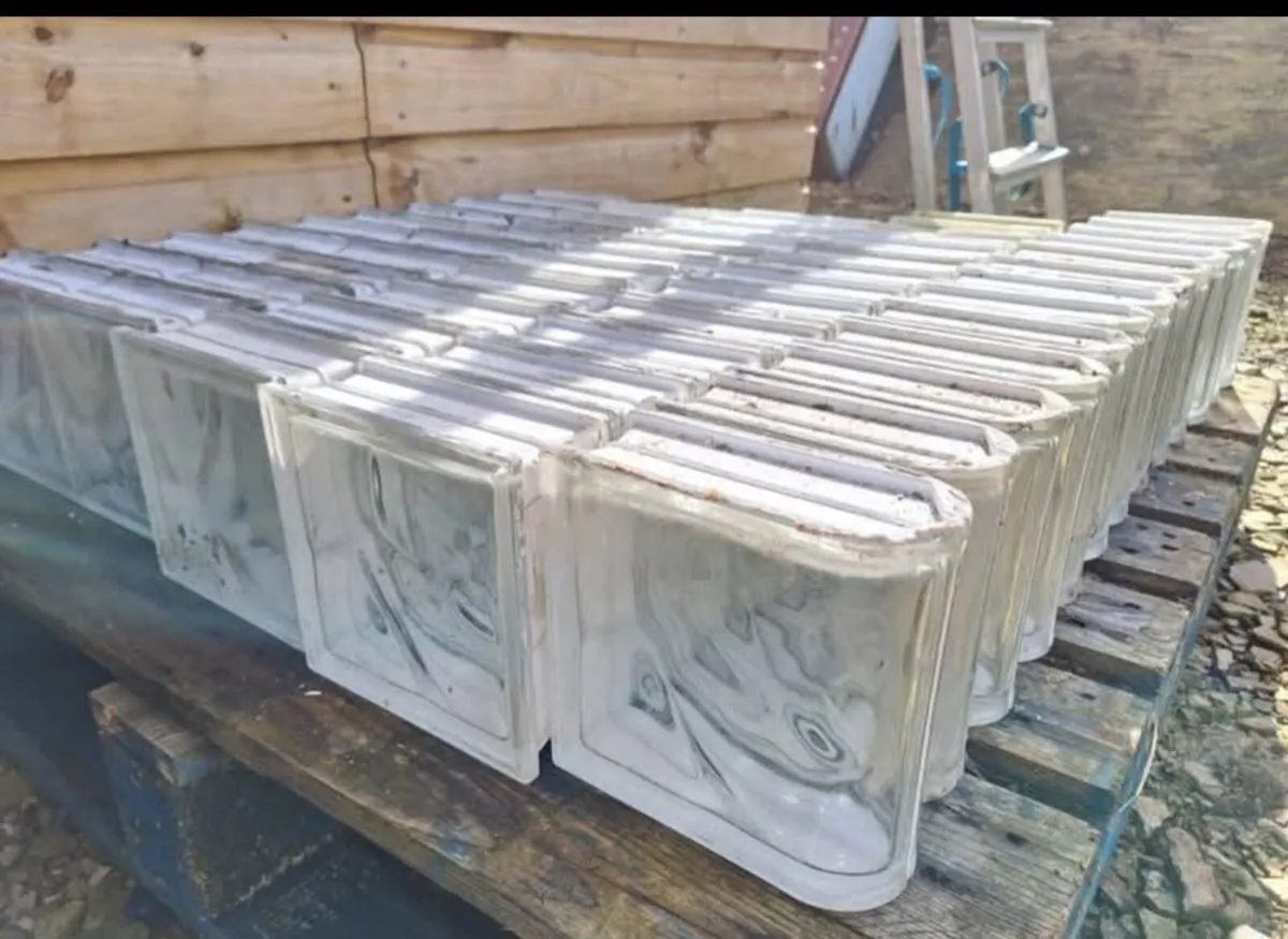 Glass blocks/ bricks - Image 1