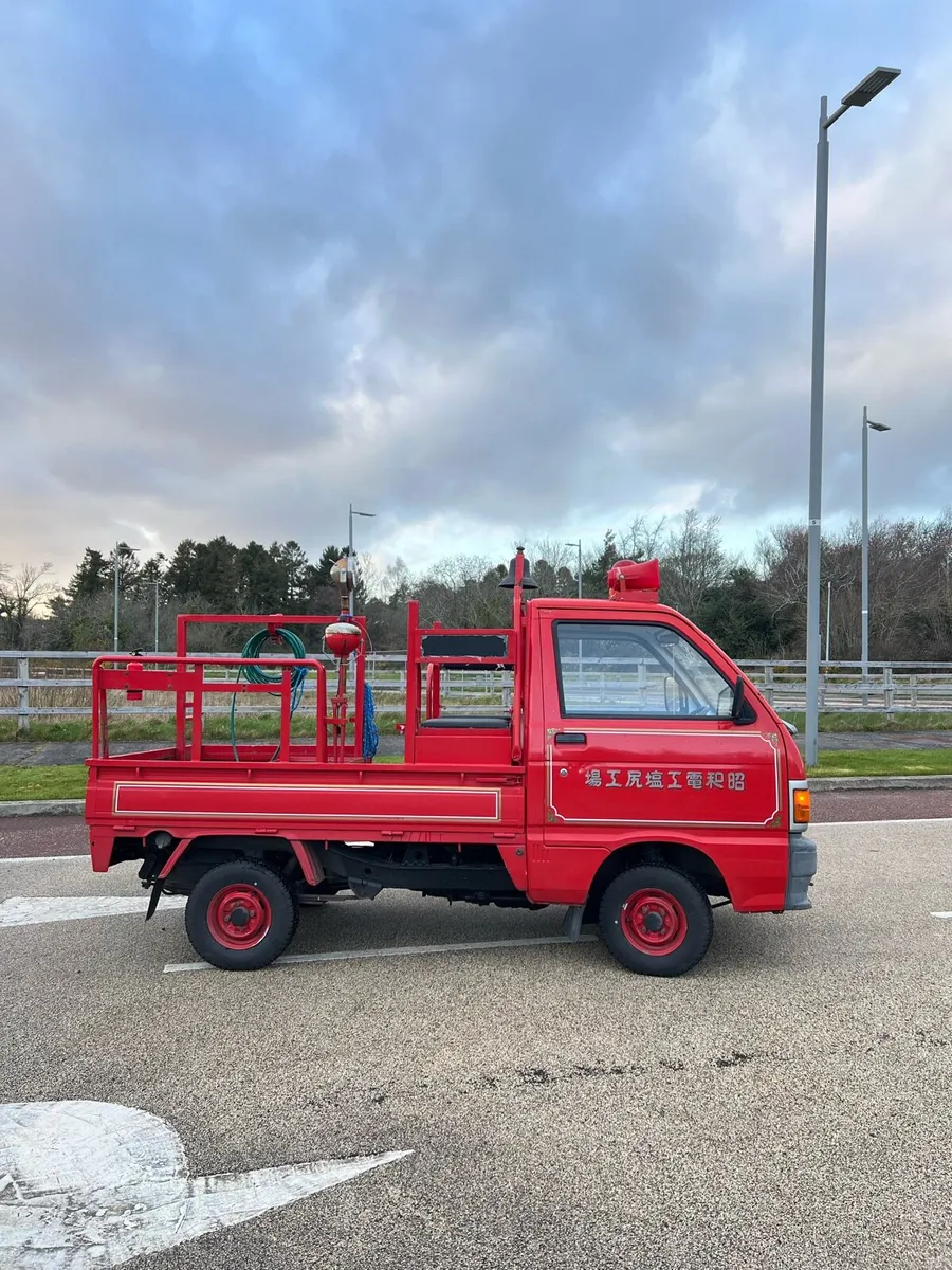Kei Fire Engine Daihatsu Hijet - Image 4