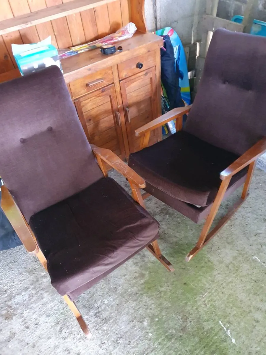 Vintage Rocking Chair pair - Image 4