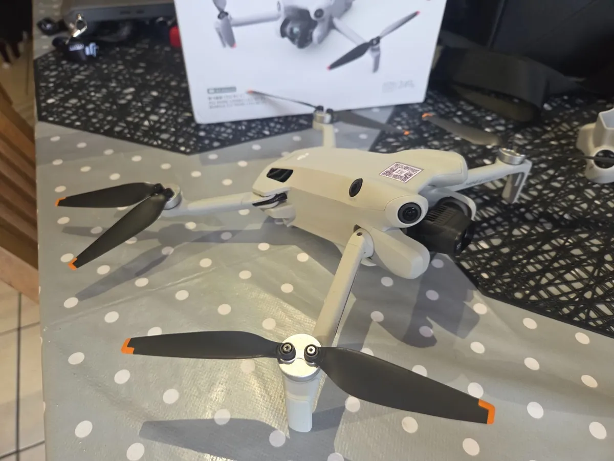 DJI Mini 4 Pro Fly More Combo (RC 2) – Like New, F - Image 3