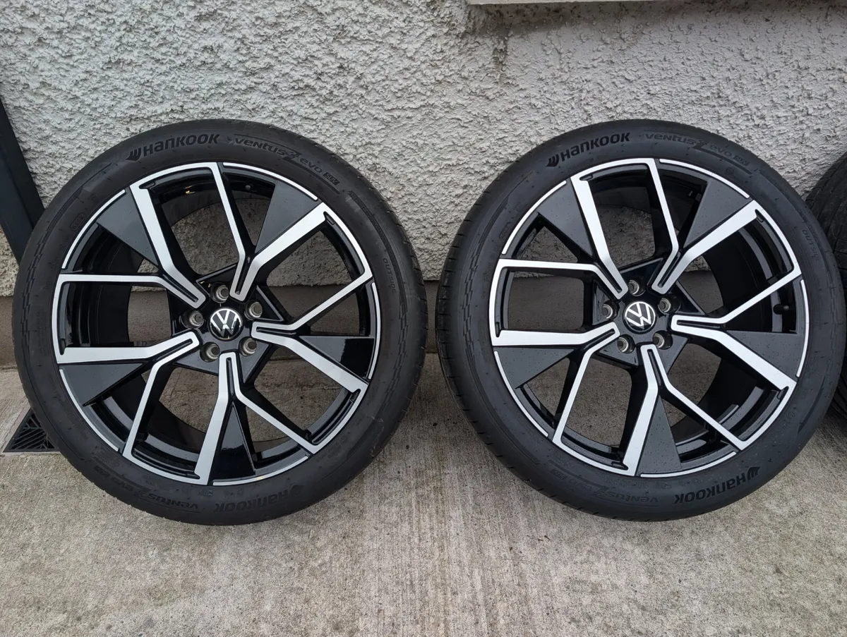 GENUINE VOLKSWAGEN 20" ALLOYS - Image 1