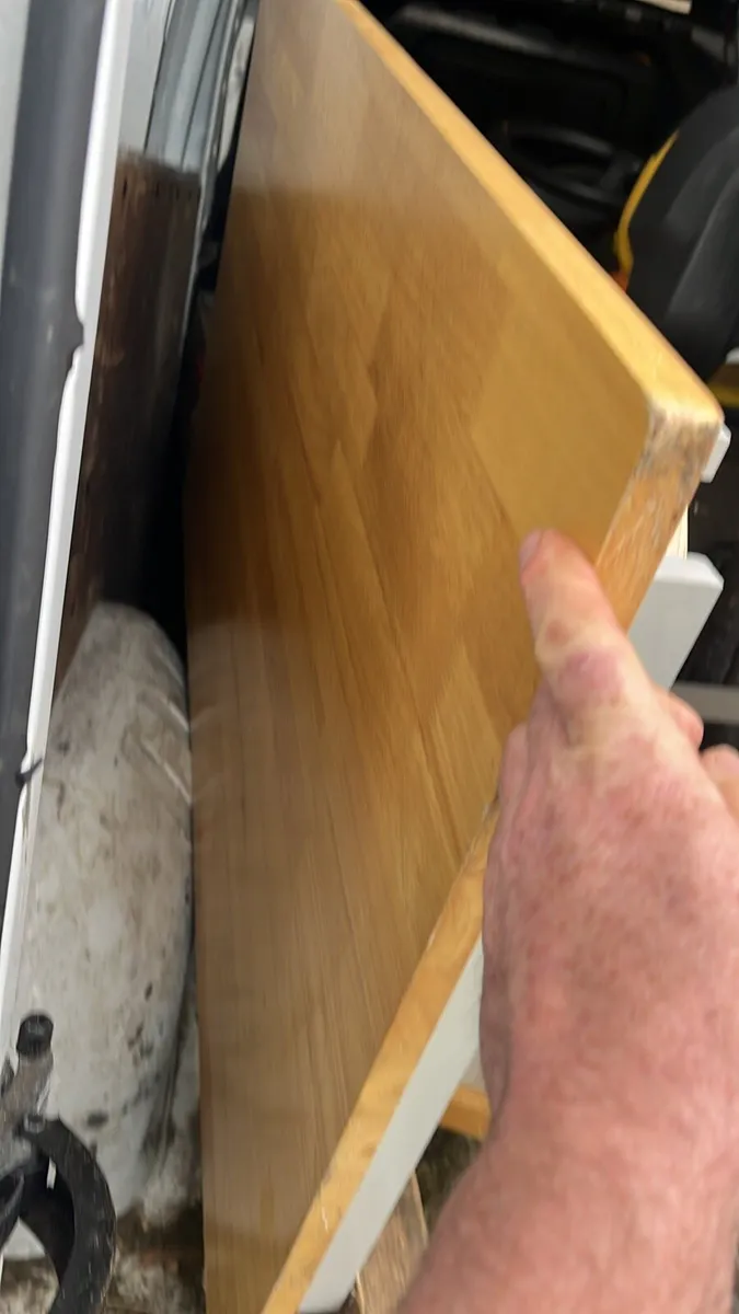 Kitchen table and chairs - Image 2