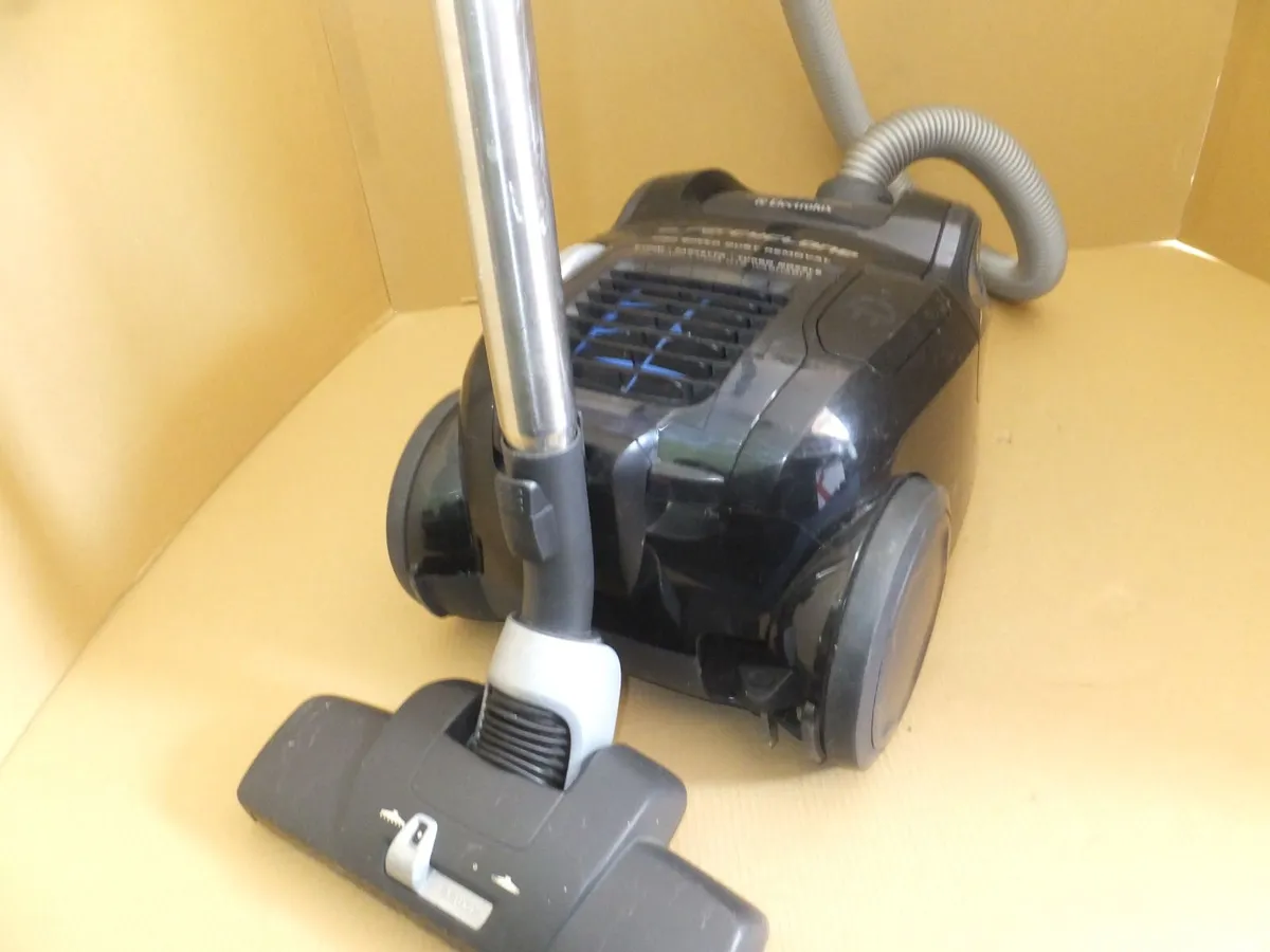 ELECTROLUX vacuum cleaner - Image 4