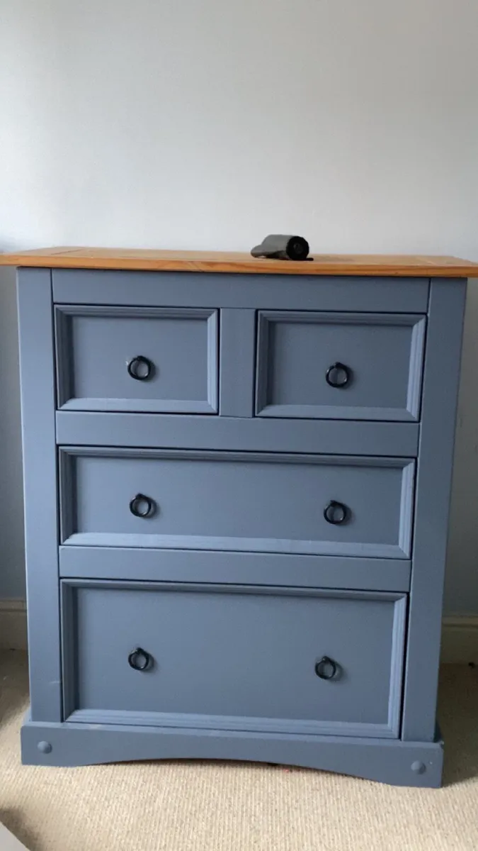 Bedroom furniture - Image 1