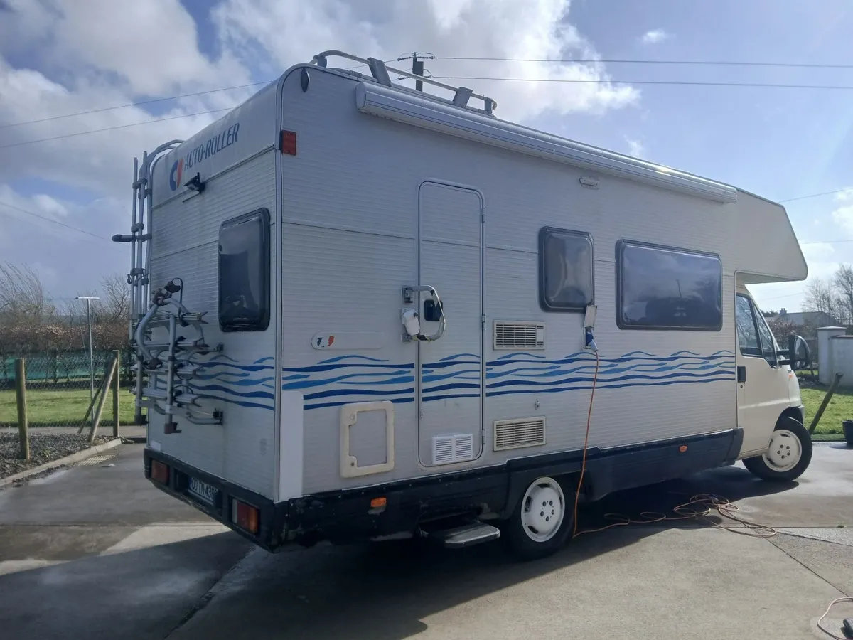 Campervan 6 berth with bunk beds- great for family - Image 1