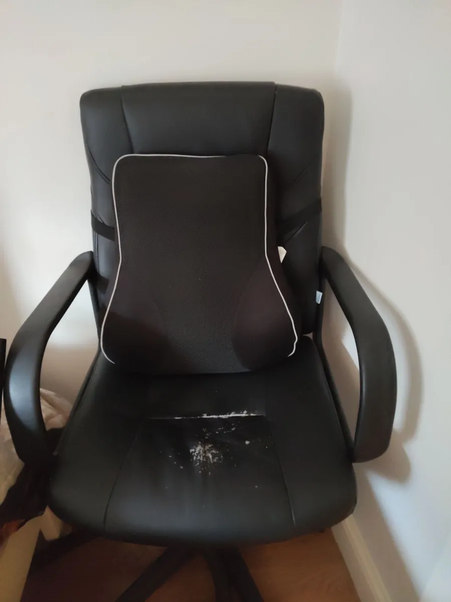 Office chair - Image 1