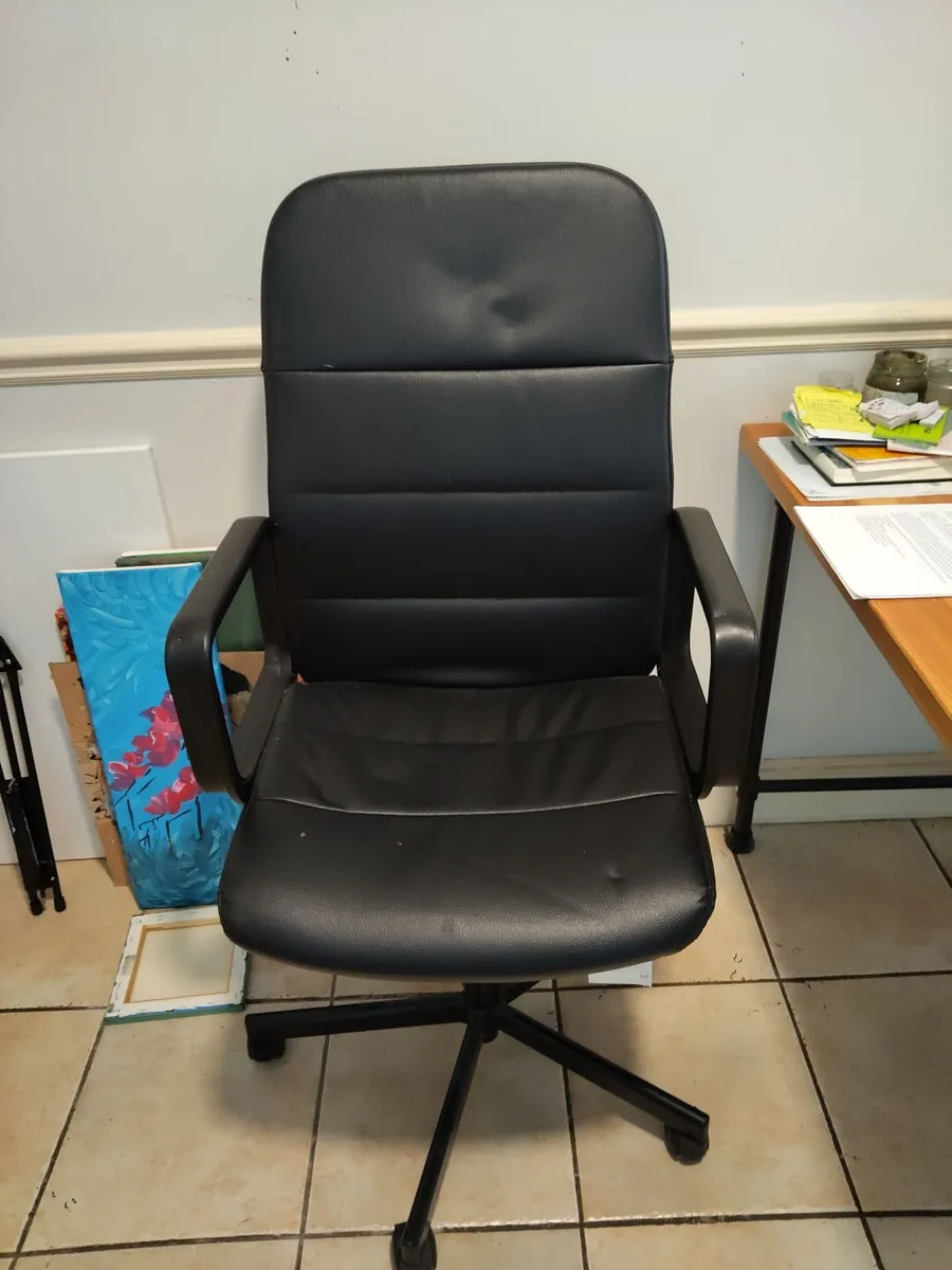 Office chair - Image 1
