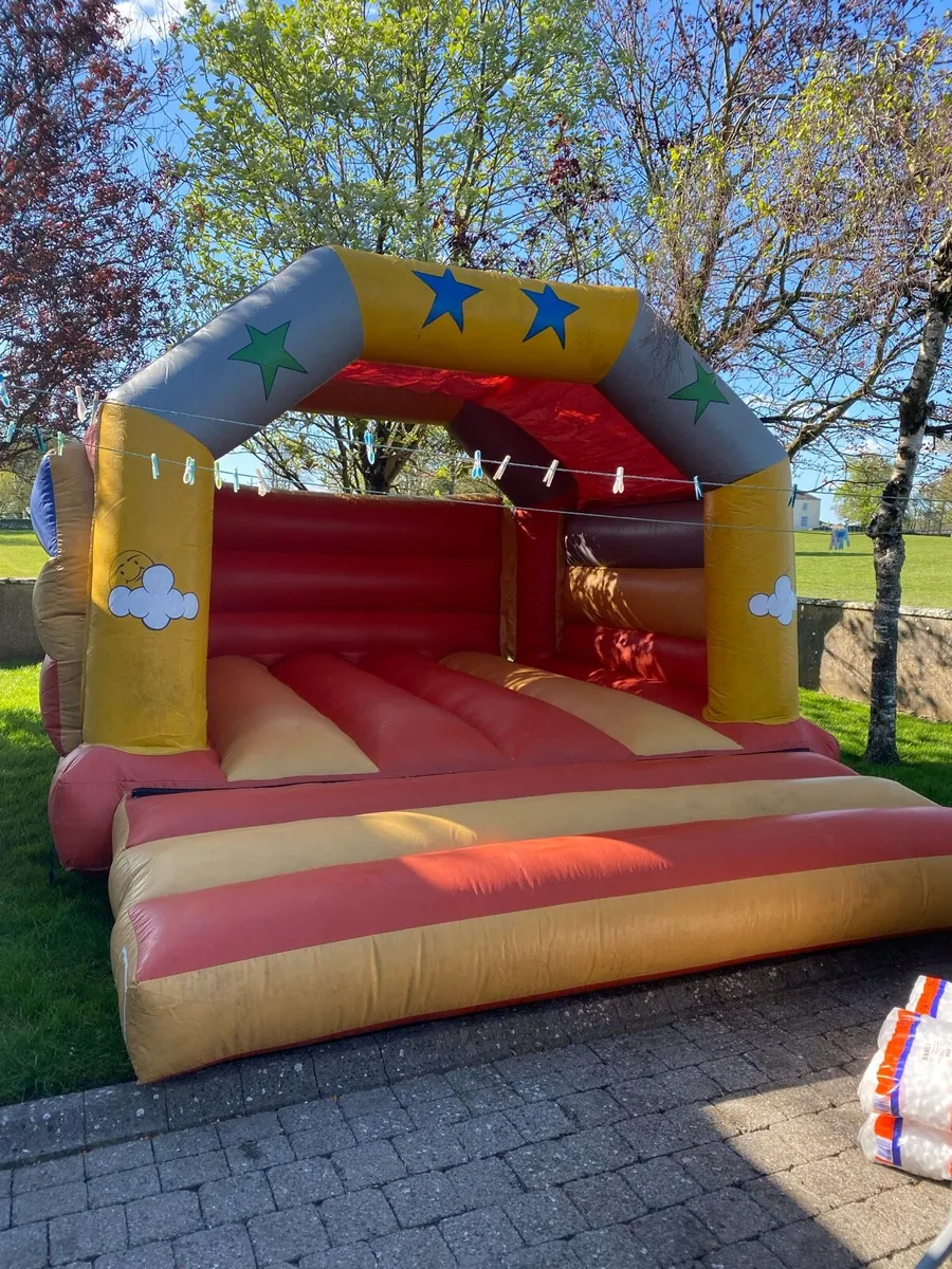 Bouncing castle hire - Image 4