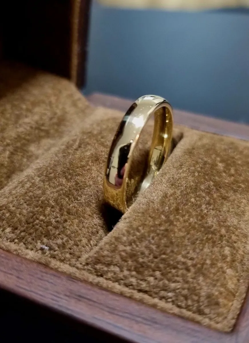9ct Gold Wedding Ring Just Restored - Image 1