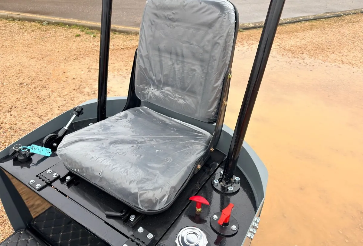 NEW MINI DIGGER - Image 2