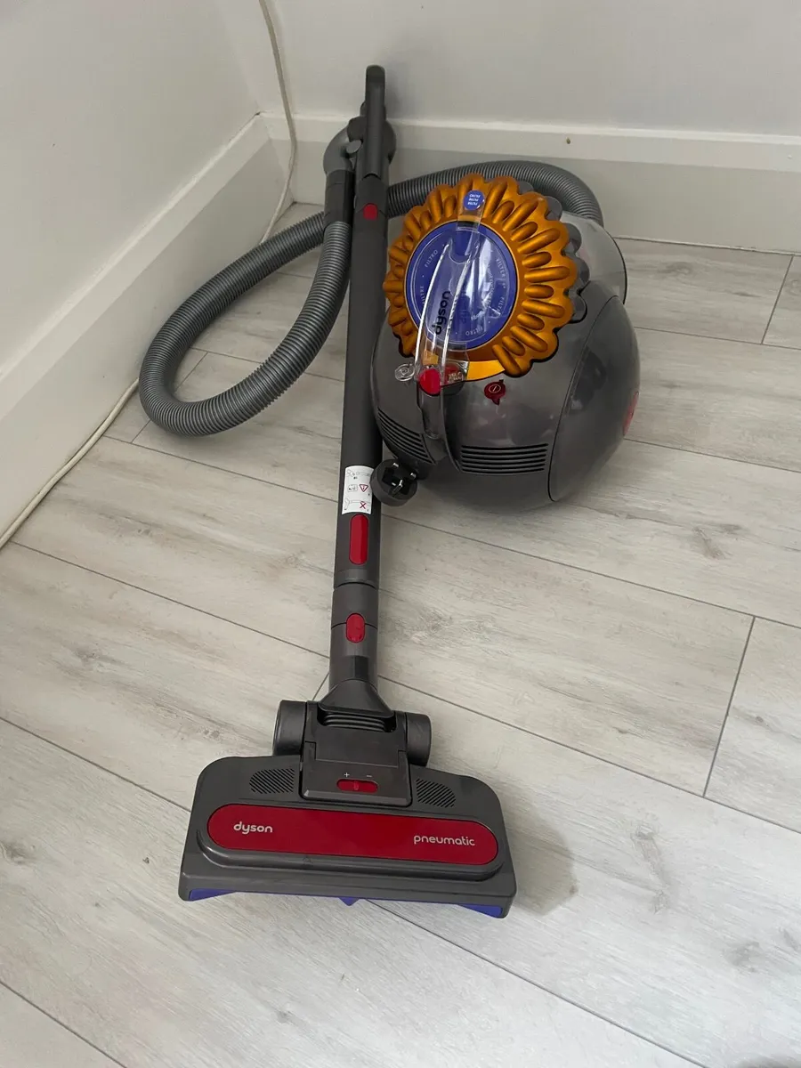 Dyson Vacuum Cleaner - Image 2