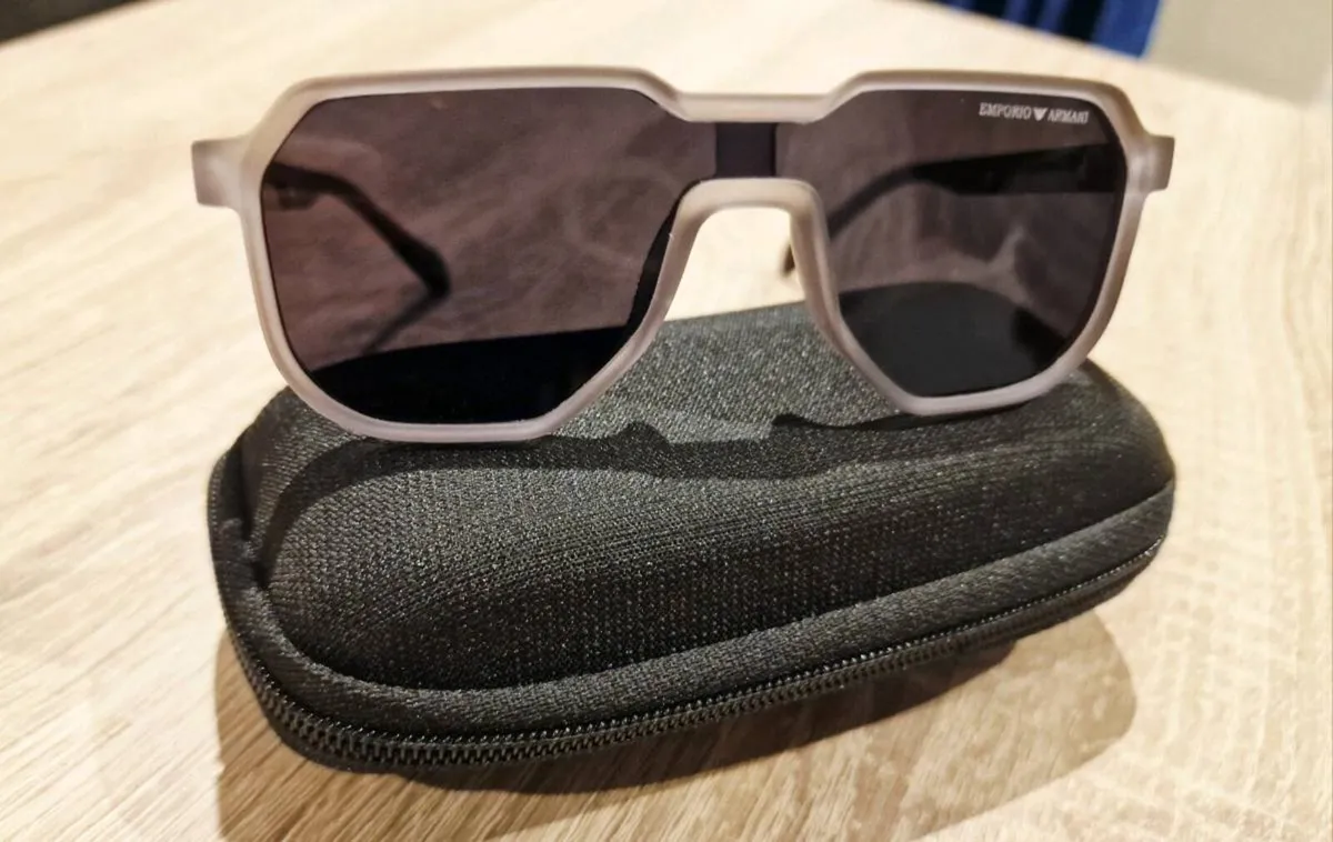 Italian old money sunglasses - Image 2