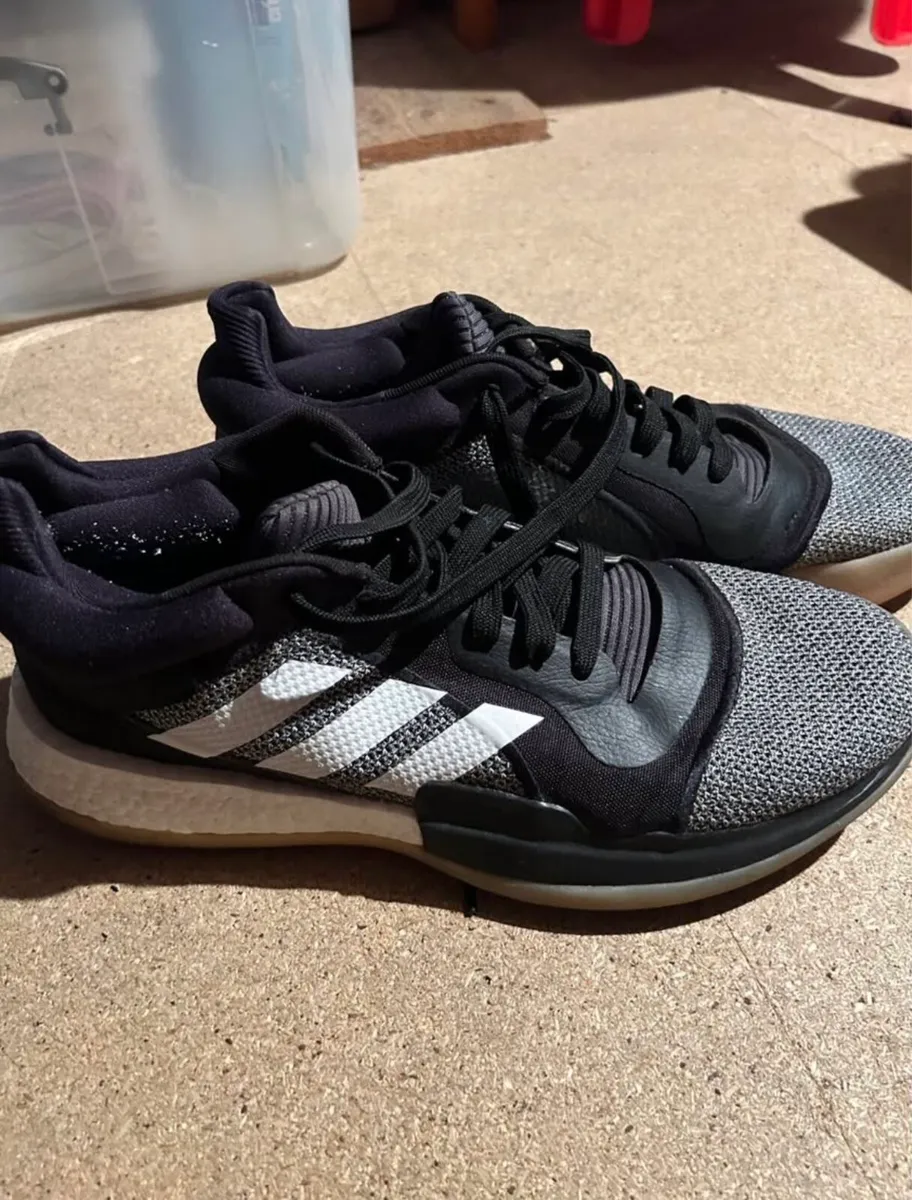 Basketball Shoes 11.5 UK