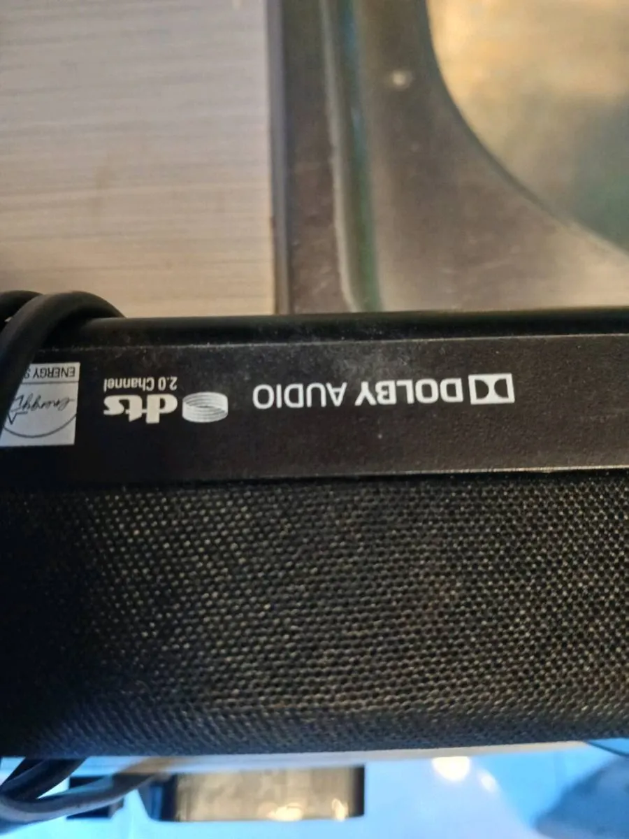 Tv & sound bar - Image 2