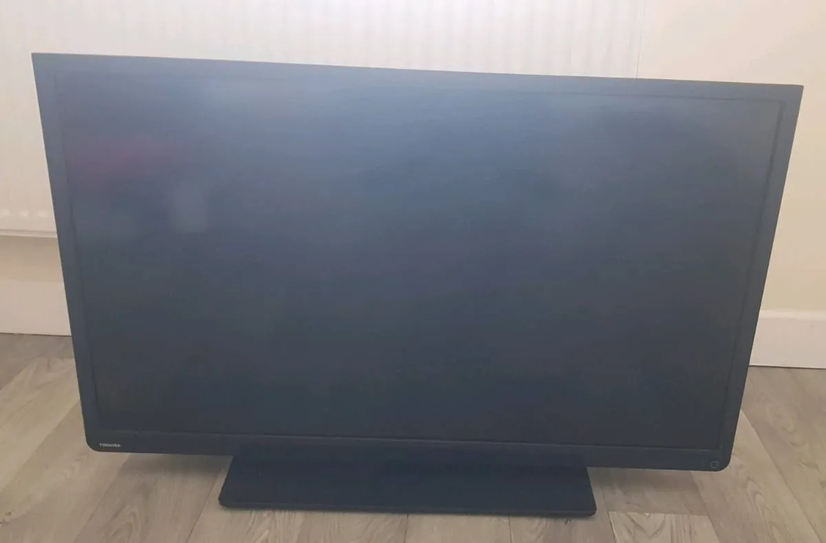 Toshiba lcd TV - Image 2