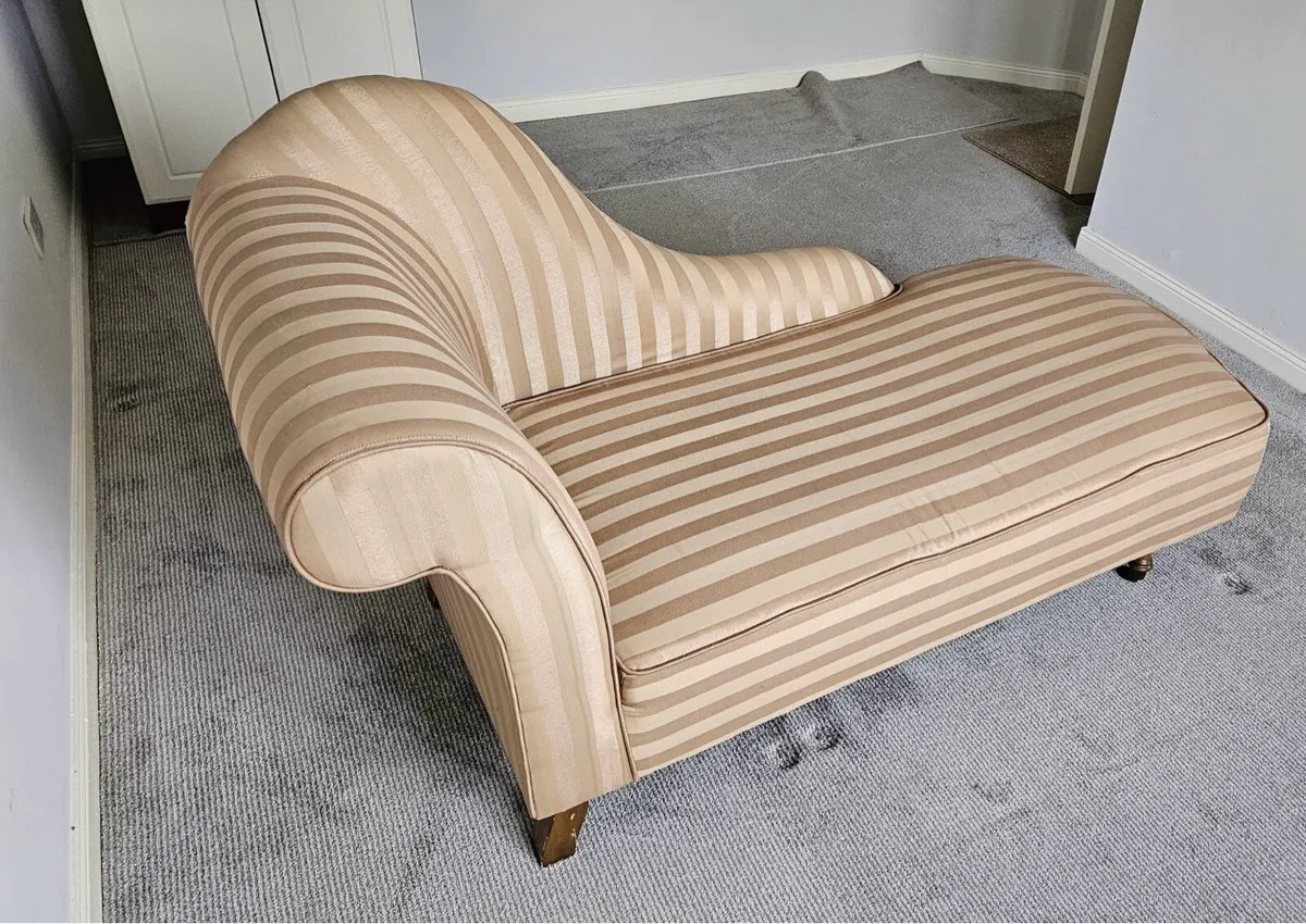 Chaise Longue - Image 1