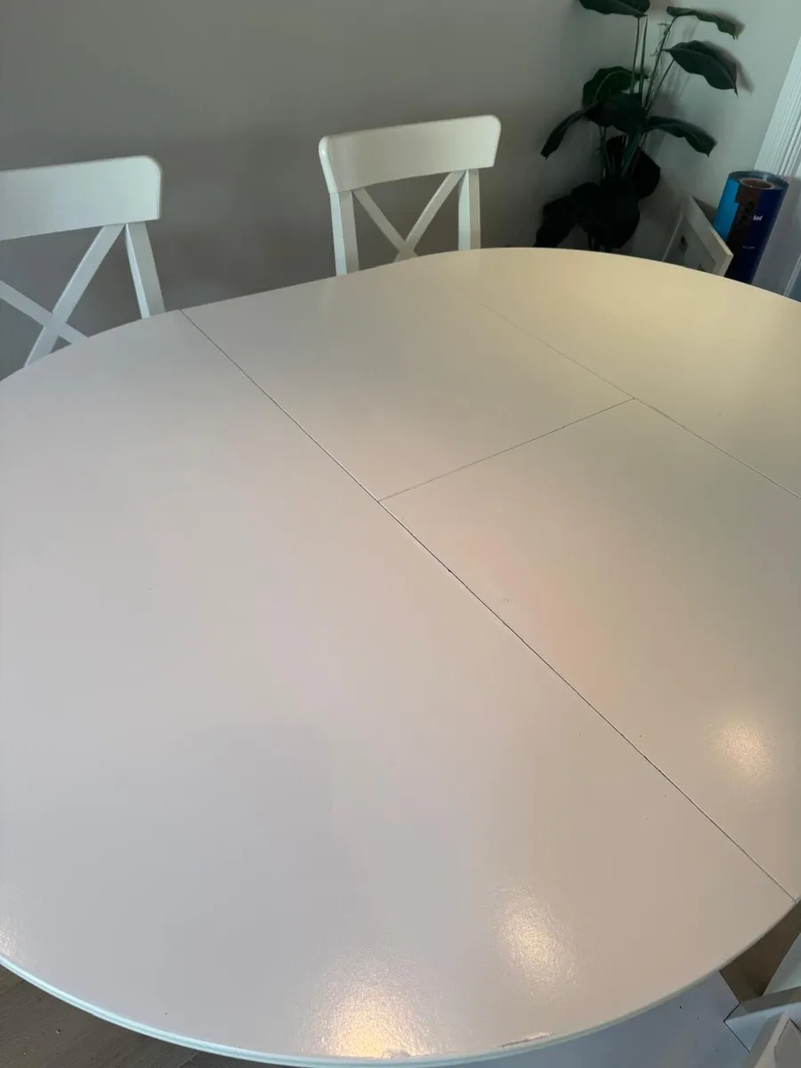 Dining Table and 4 chairs - Image 4