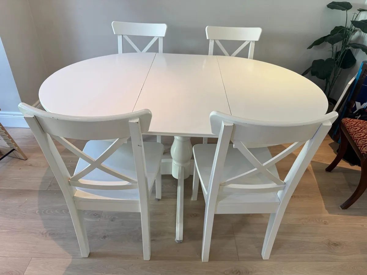 Dining Table and 4 chairs - Image 1
