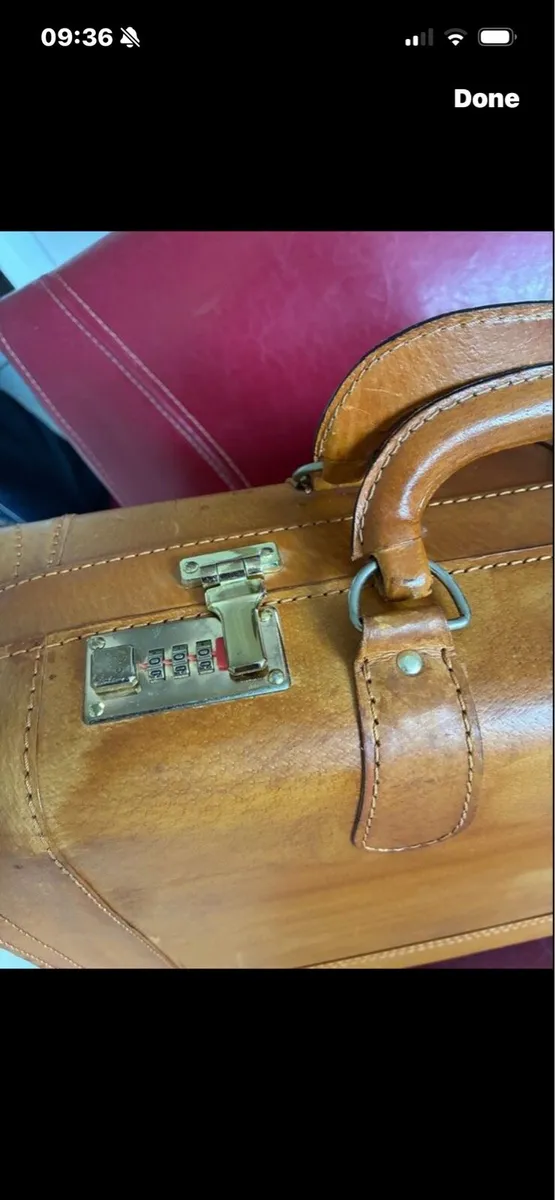 Quality Leather Overnight Case/ Suitcase - Image 2