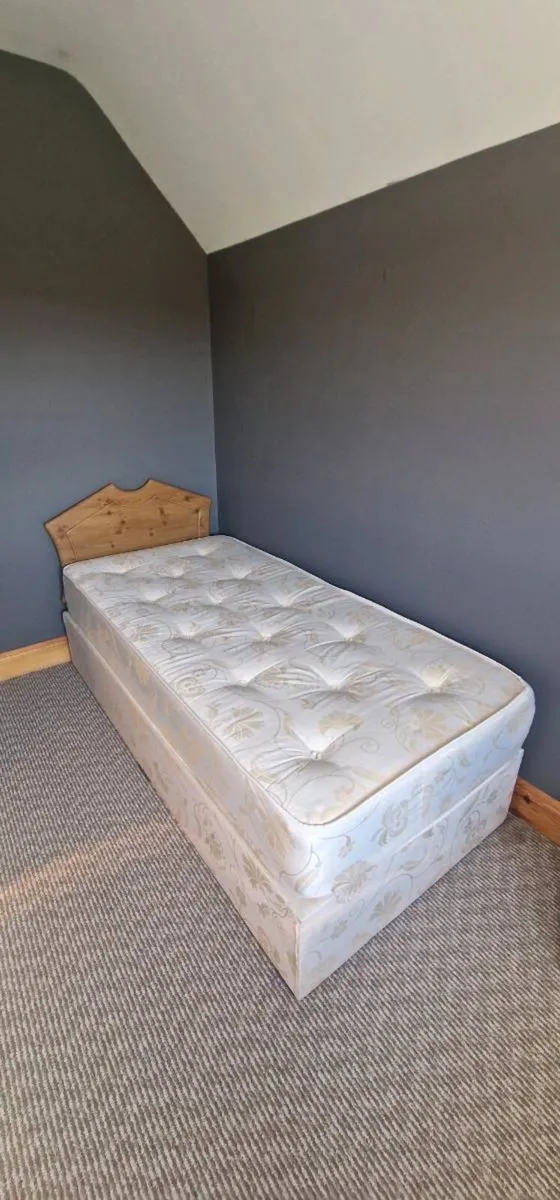 Single bed - Image 1