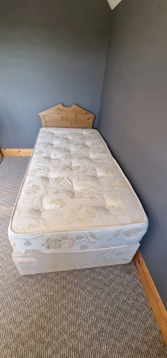 Single bed - Image 2