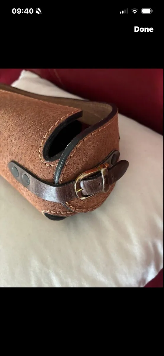 Leather Wine Bottle Holder Caddy Carrier/ Pourer - Image 3