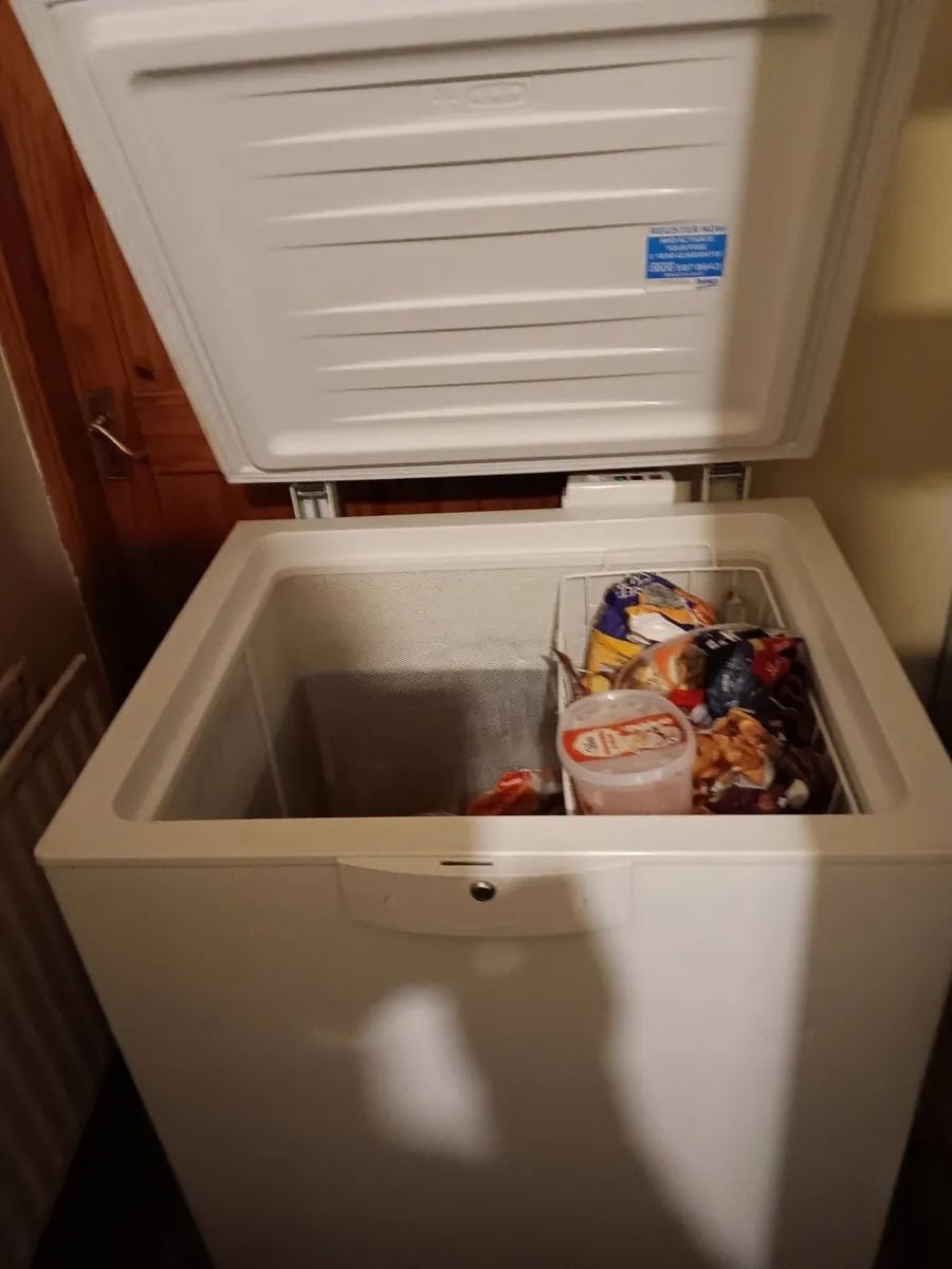 CHEST FREEZER. - Image 1