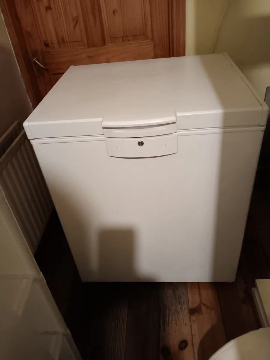 CHEST FREEZER. - Image 2