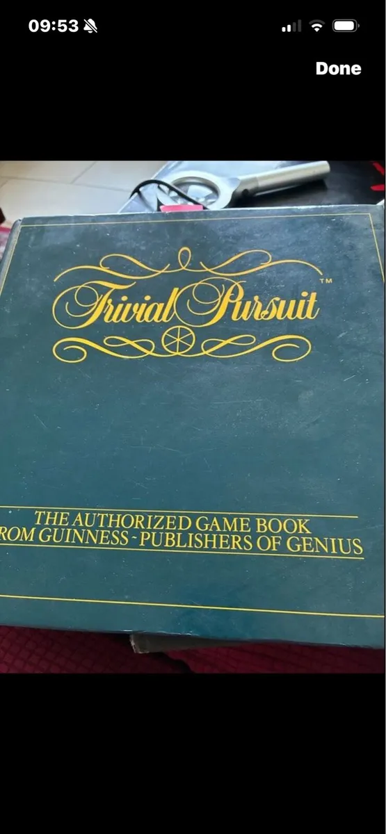 Vintage Trivial Pursuit Guinness Game book 1986 - Image 1