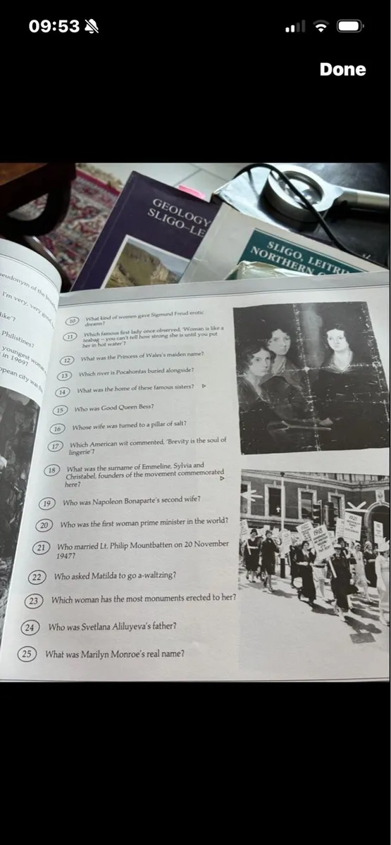 Vintage Trivial Pursuit Guinness Game book 1986 - Image 3