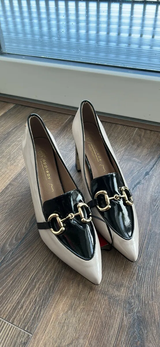 Women’s shoes - Image 1