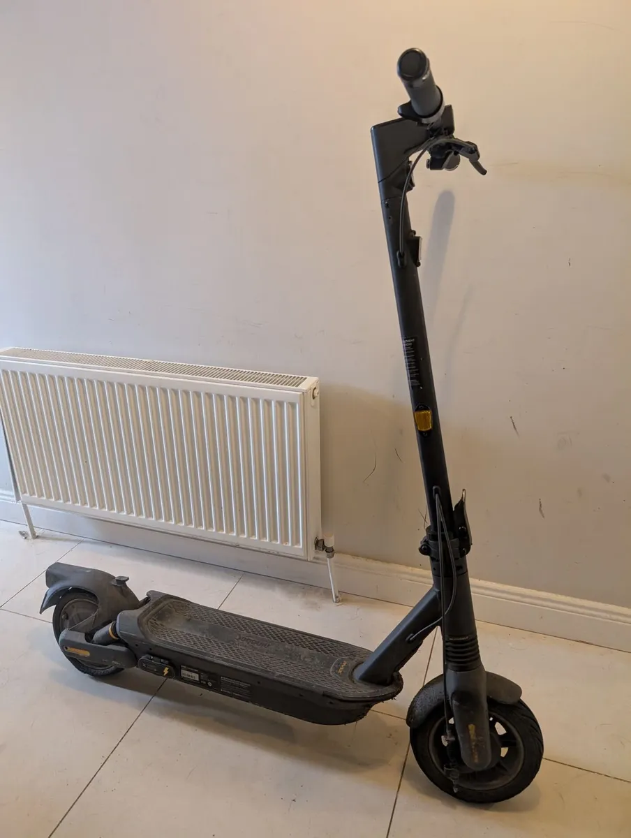 Segway Ninebot Max G2 + Kugoo M4 Pro E-scooters - Image 2