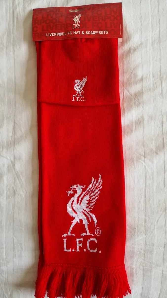 NEW Liverpool hat and scarf - Image 3